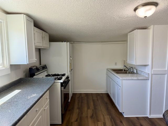3261 Whitehall Road, Muskegon, MI 49445