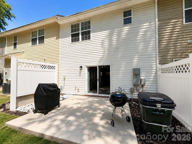 13927 Singleleaf Lane, Charlotte, NC 28278