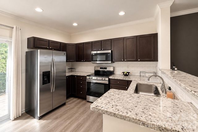 13927 Singleleaf Lane, Charlotte, NC 28278