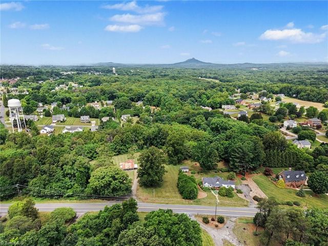 133 Mountain View Road, King, NC 27030