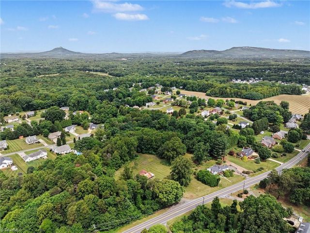 133 Mountain View Road, King, NC 27030