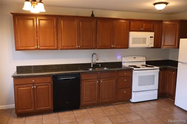 36806 Park Place Drive, Sterling Heights, MI 48310