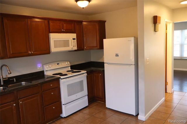 36806 Park Place Drive, Sterling Heights, MI 48310