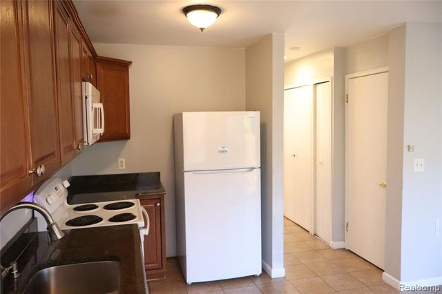 36806 Park Place Drive, Sterling Heights, MI 48310
