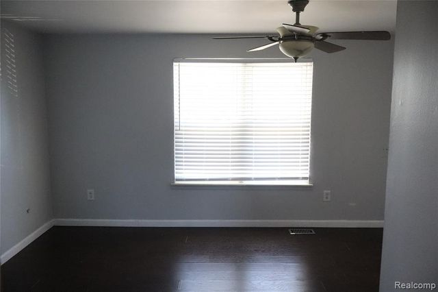 36806 Park Place Drive, Sterling Heights, MI 48310