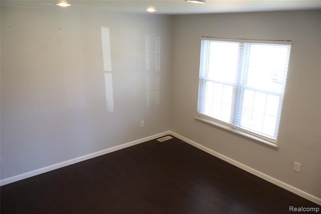 36806 Park Place Drive, Sterling Heights, MI 48310