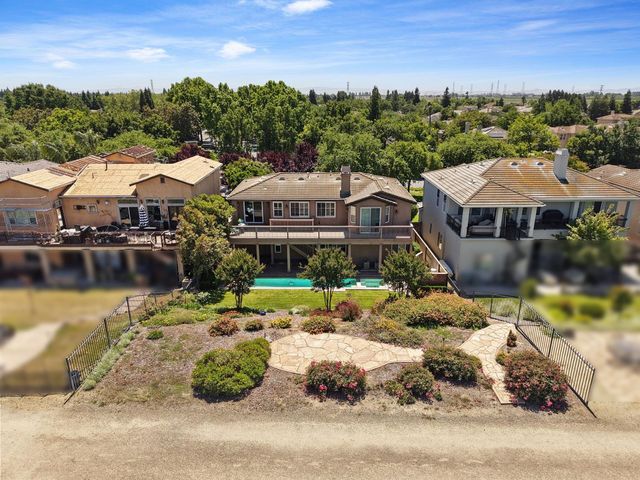 6153 Riverbank Cir, Stockton, CA 95219