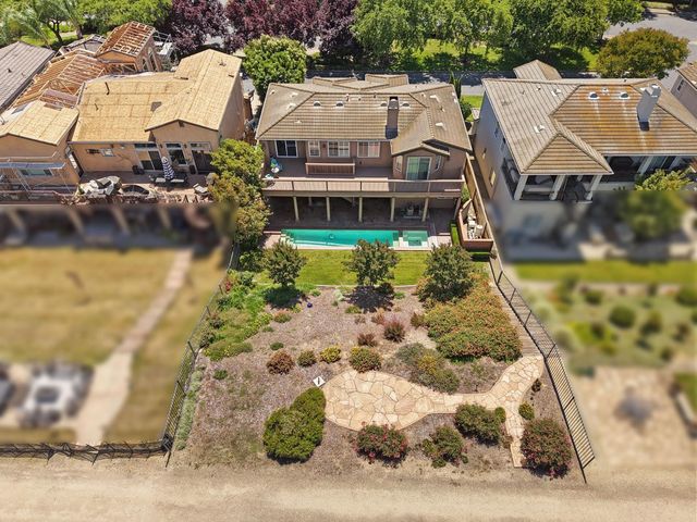 6153 Riverbank Cir, Stockton, CA 95219