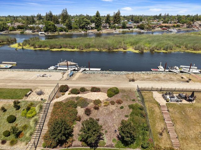6153 Riverbank Cir, Stockton, CA 95219