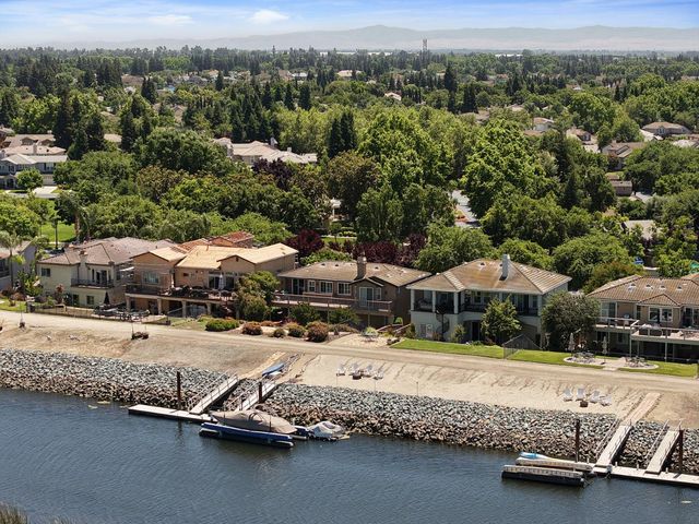 6153 Riverbank Cir, Stockton, CA 95219