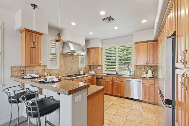 6153 Riverbank Cir, Stockton, CA 95219