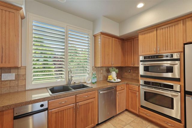 6153 Riverbank Cir, Stockton, CA 95219