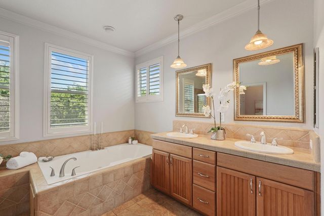 6153 Riverbank Cir, Stockton, CA 95219