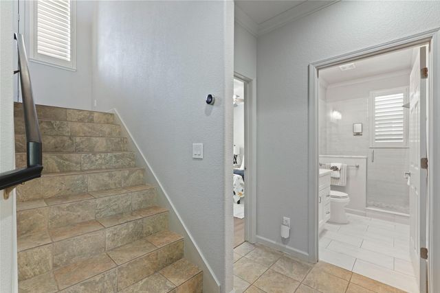 6153 Riverbank Cir, Stockton, CA 95219