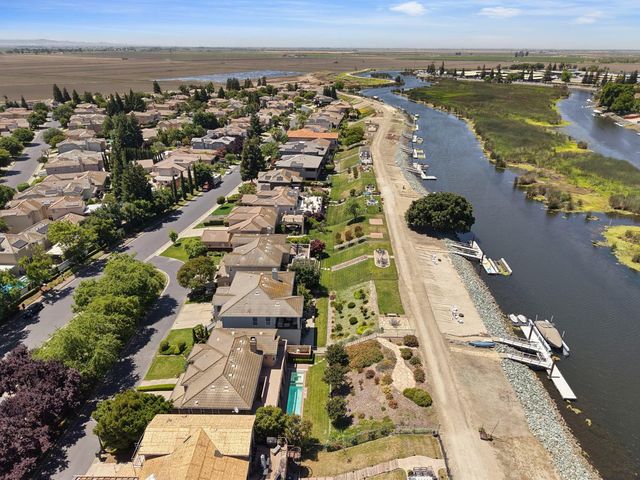 6153 Riverbank Cir, Stockton, CA 95219