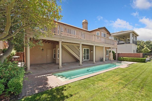 6153 Riverbank Cir, Stockton, CA 95219