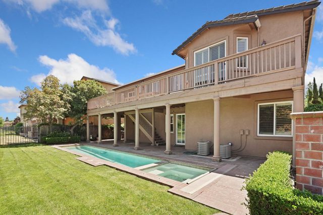 6153 Riverbank Cir, Stockton, CA 95219