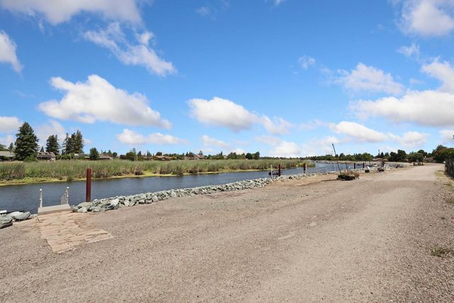 6153 Riverbank Cir, Stockton, CA 95219