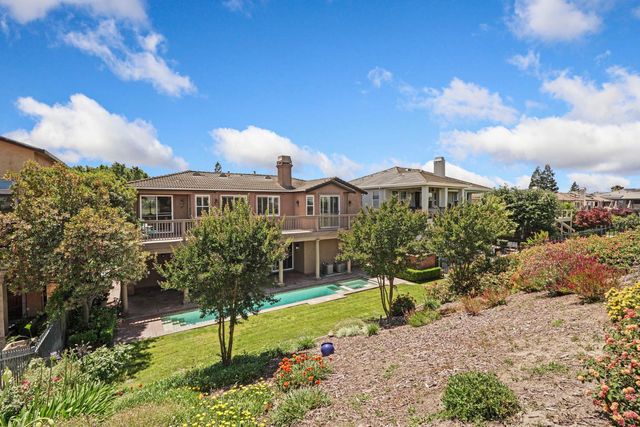 6153 Riverbank Cir, Stockton, CA 95219