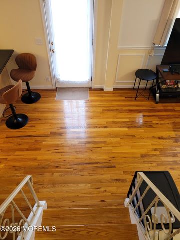 5 Peachtree Road, Oakhurst, NJ 07755