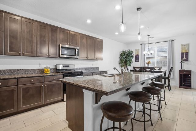 3445 N Atwood Court, Visalia, CA 93291