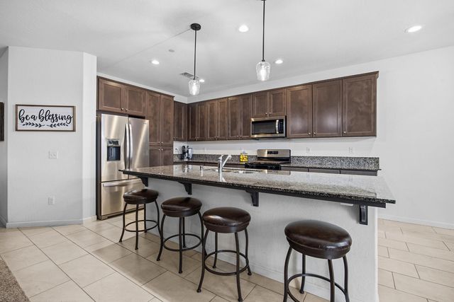 3445 N Atwood Court, Visalia, CA 93291