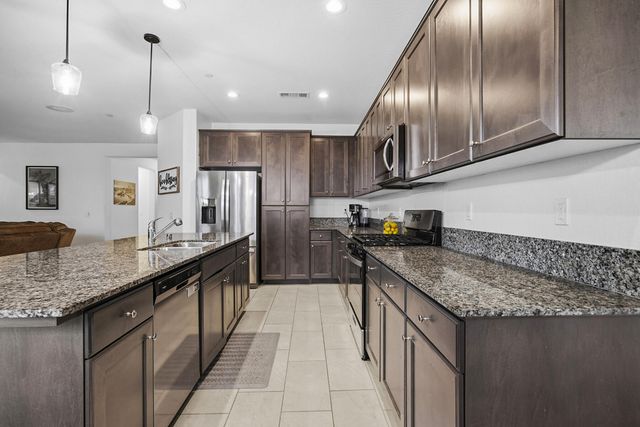 3445 N Atwood Court, Visalia, CA 93291