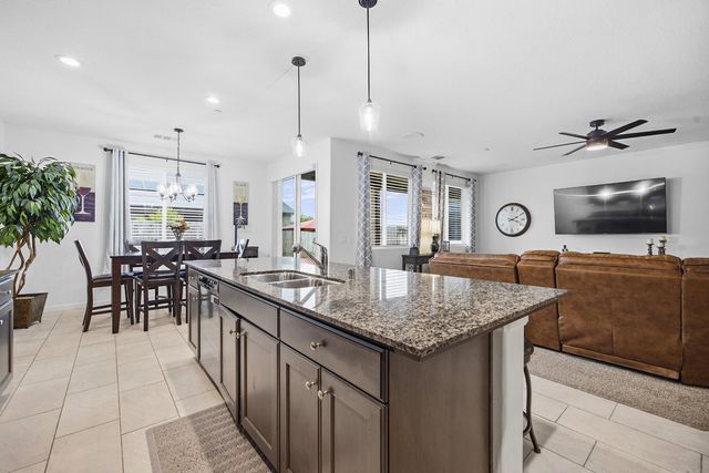 3445 N Atwood Court, Visalia, CA 93291