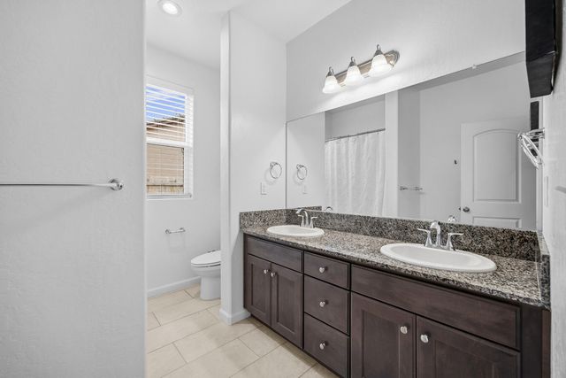 3445 N Atwood Court, Visalia, CA 93291