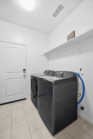 3445 N Atwood Court, Visalia, CA 93291