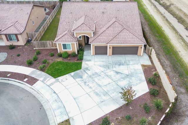 3445 N Atwood Court, Visalia, CA 93291