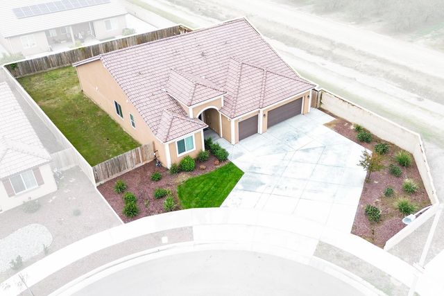 3445 N Atwood Court, Visalia, CA 93291