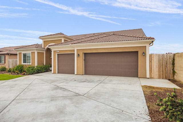 3445 N Atwood Court, Visalia, CA 93291