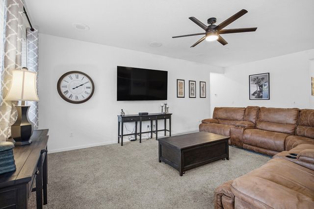 3445 N Atwood Court, Visalia, CA 93291