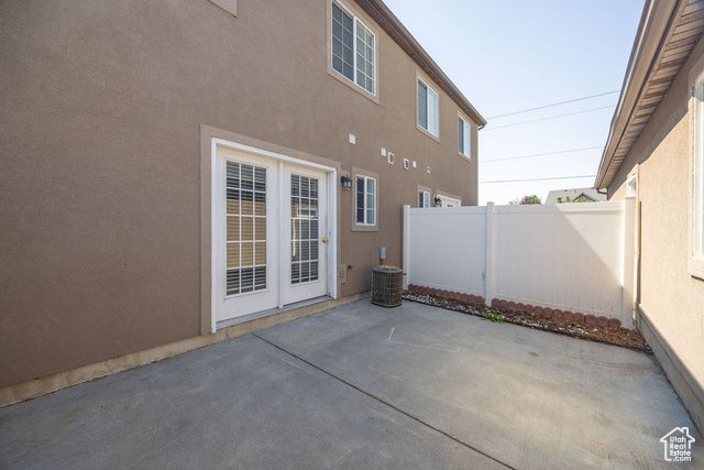 2 N SOMERSET PL, Logan, UT 84341