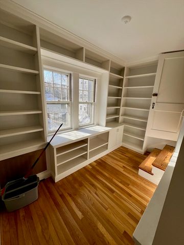 8 Wright St 2, Cambridge, MA 02138