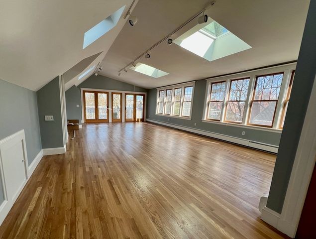 8 Wright St 2, Cambridge, MA 02138