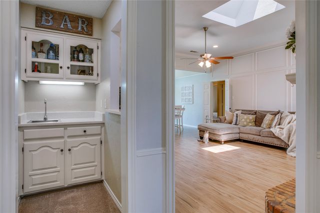 1908 Golden Trail, Carrollton, TX 75010