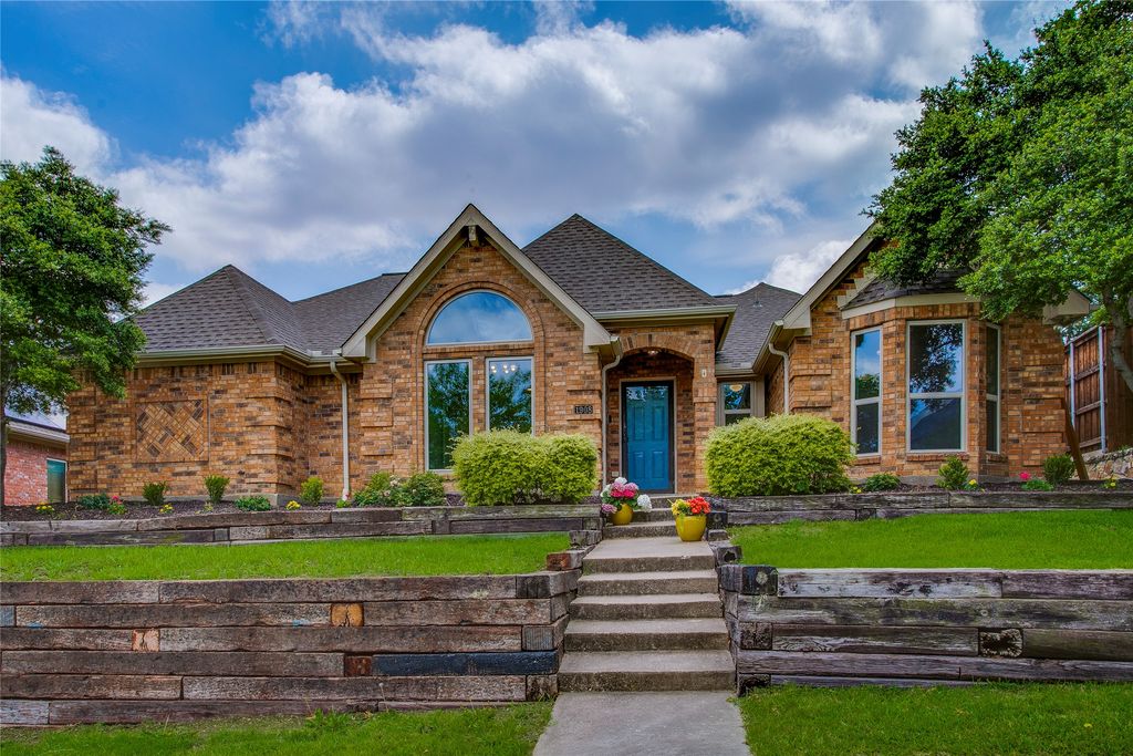 1908 Golden Trail, Carrollton, TX 75010