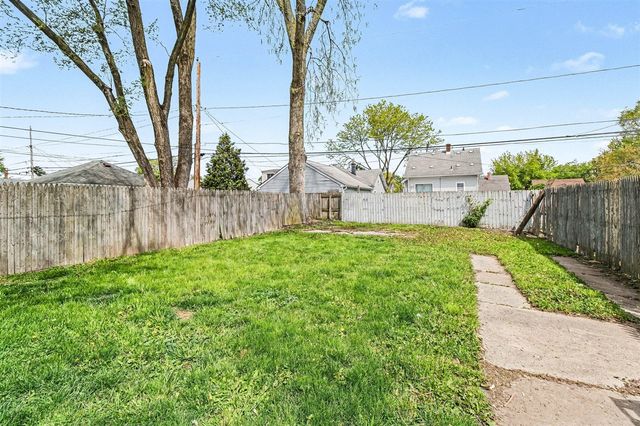 7541 Orchard Avenue, Warren, MI 48091
