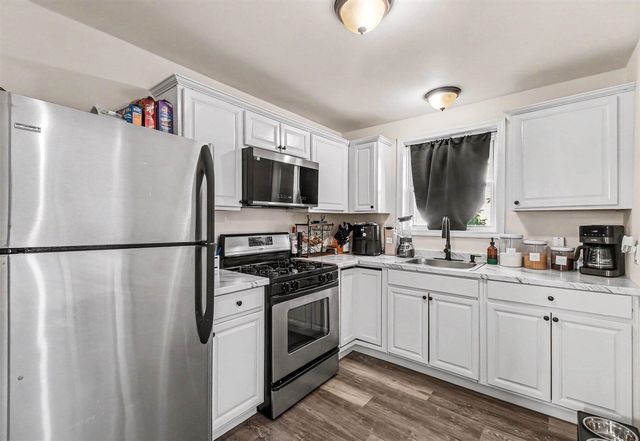 7541 Orchard Avenue, Warren, MI 48091
