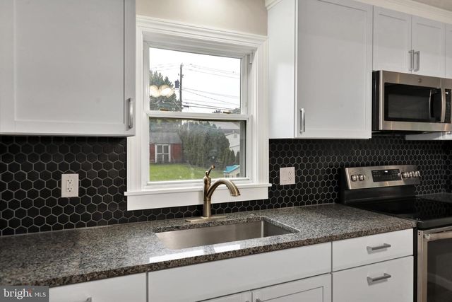 2902 GARFIELD, Reading, PA 19609