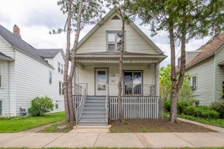 5834 W Byron Street, Chicago, IL 60634