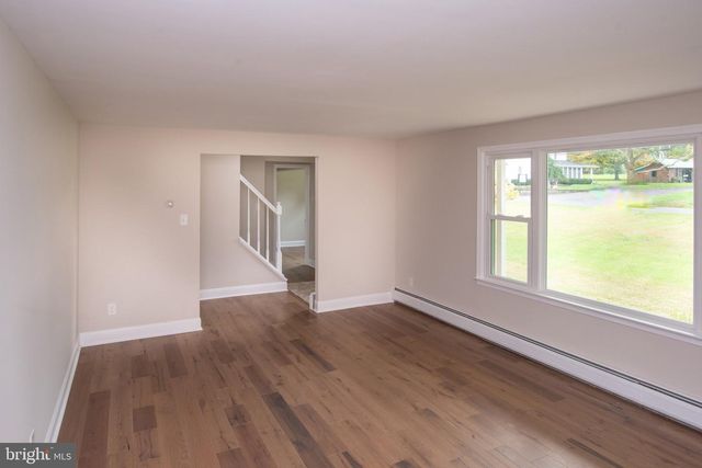 728 E CREAMERY RD, Perkasie, PA 18944