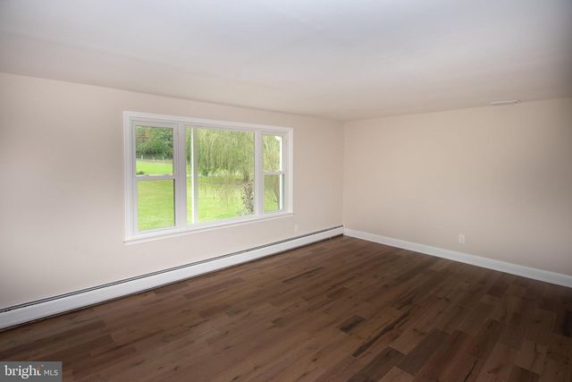 728 E CREAMERY RD, Perkasie, PA 18944