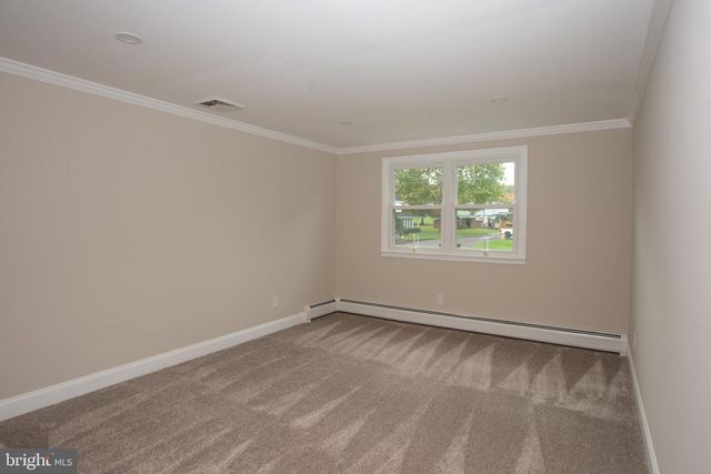 728 E CREAMERY RD, Perkasie, PA 18944