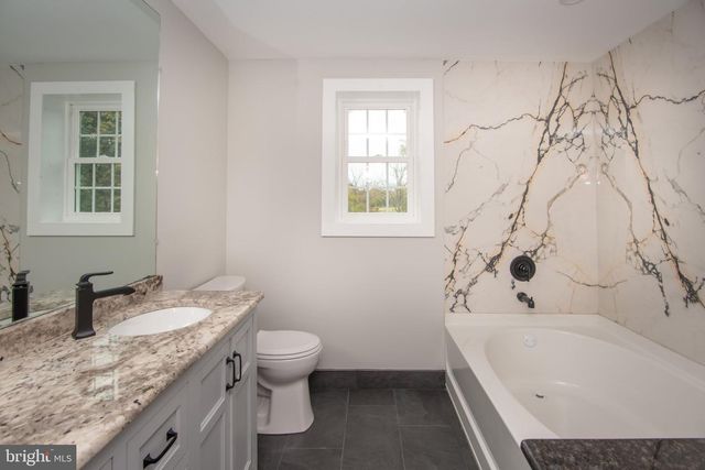 728 E CREAMERY RD, Perkasie, PA 18944