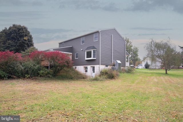 728 E CREAMERY RD, Perkasie, PA 18944