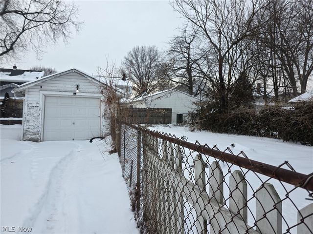 1174 Linden Avenue, Akron, OH 44310