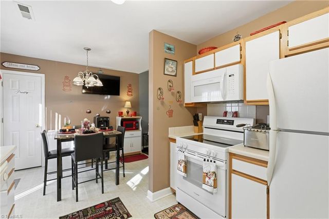 3772 Cheshire Place Court, Winston-salem, NC 27106
